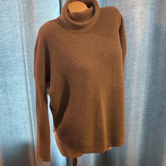 Michael Kors Gray Turtleneck Sweater - Picture 1 of 9